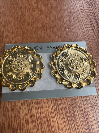 Vintage Gold Clip on Gold Medallion Like Earrings