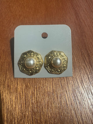 Classic Vintage Pearl Clip on Earrings