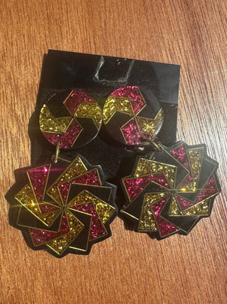 Vintage Acrylic Black Gold and Magenta Clip on Earrings