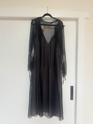 Vintage long sheer dress with deep V, tie neck and tie sleeves. Size 8-10