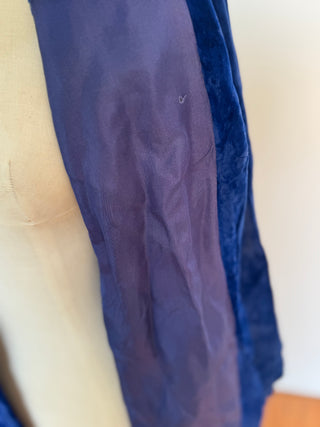 Stunning 1940s-1950s Blue Velvet Coat Size 10