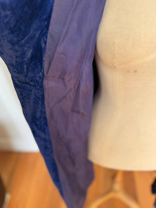 Stunning 1940s-1950s Blue Velvet Coat Size 10