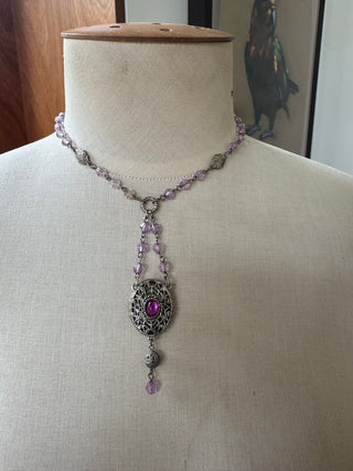 Costume Jewelry Vintage Look - Locket