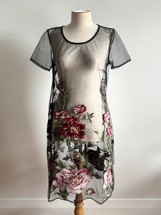 Back Mesh Anna Stratton Embroided dress Size M