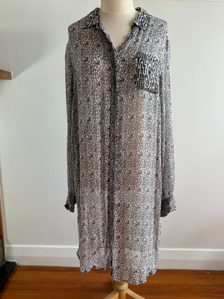Long Sleeve Long Shirt with Stripe Look Print
