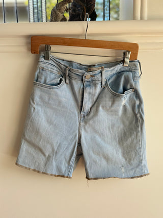 724 Levi High Rise Shorts - Size 28