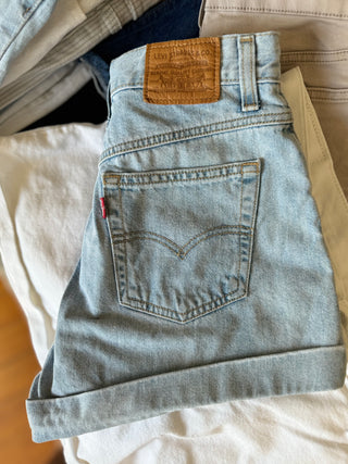 Levi Shorts with Rolled Hem - Size 26