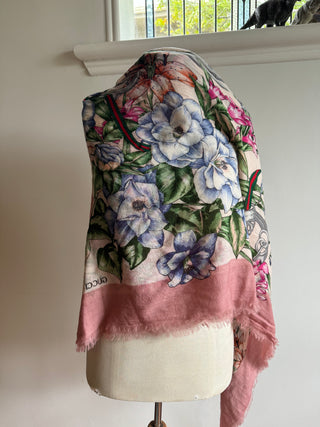 Gorgeous Pink 'Gucci' Scarf. Pink with floral design and horsebit detailing throughout