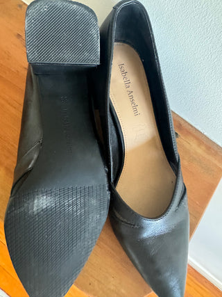 Isabella Anselmi Classic Black Leather Pumps - Size 39